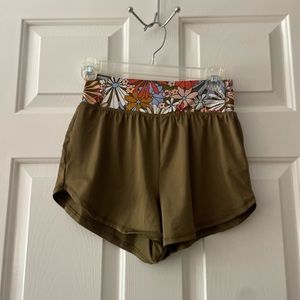 Set of 3, contact if you want an individual style!